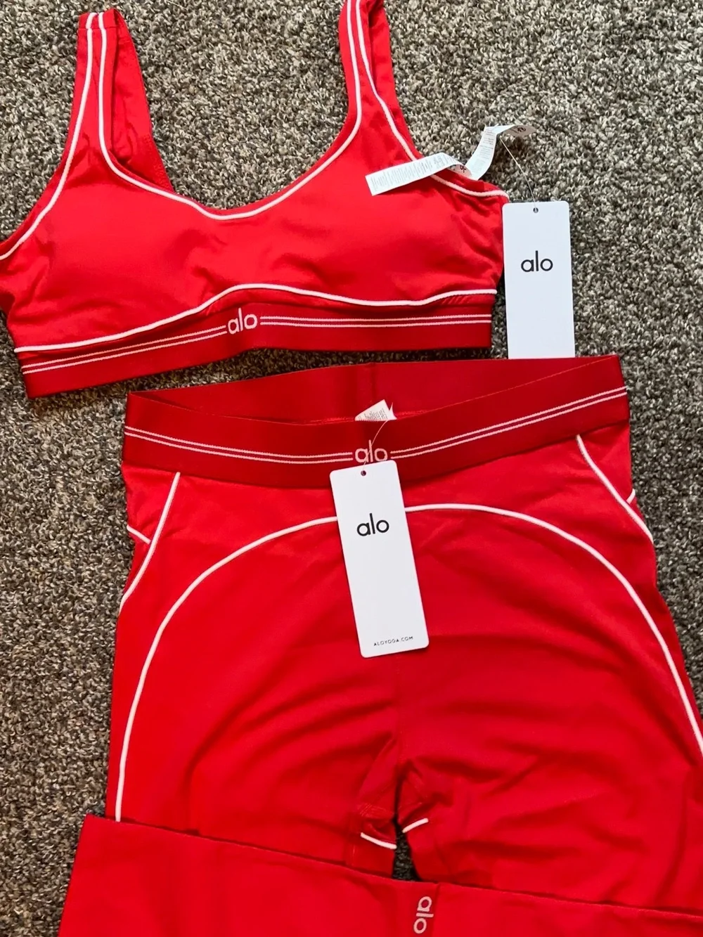 ALO Yoga Red Set